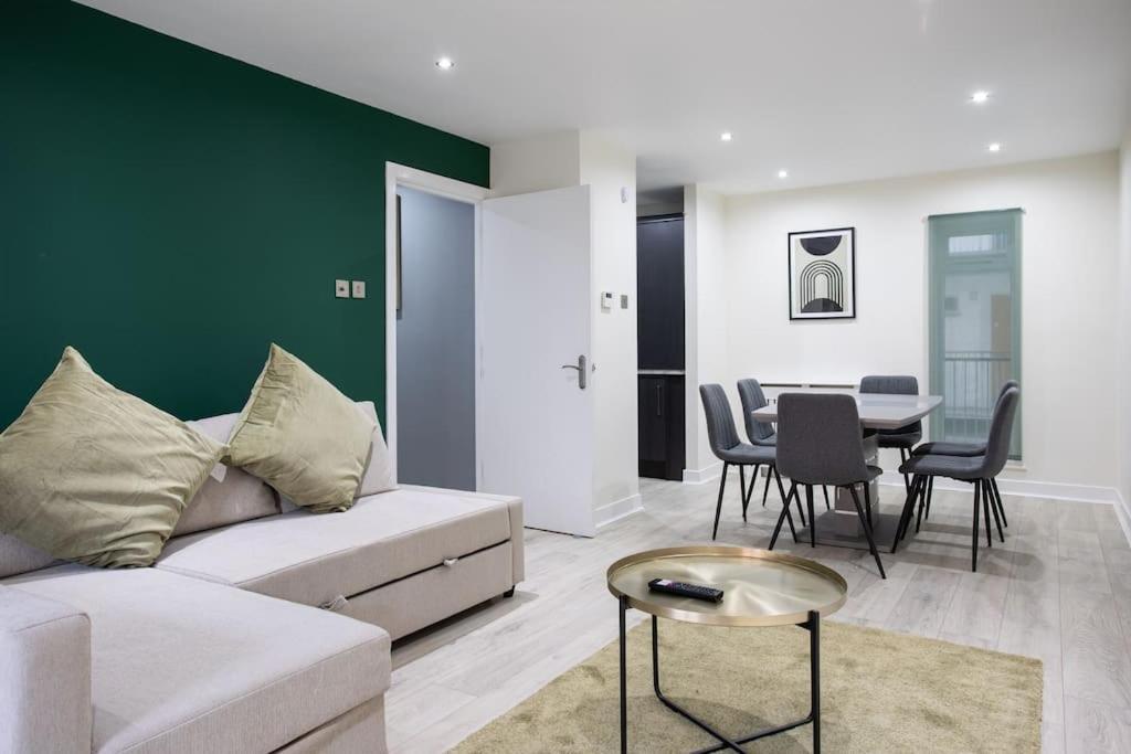 Luxury, Sleeps 6, City Centre 贝尔法斯特 外观 照片